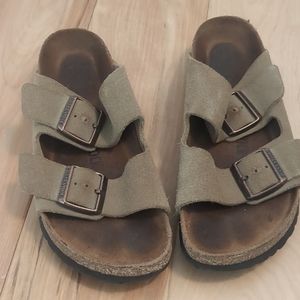 Birkenstock Arizona tan suede 37 (adult 6-6.5)